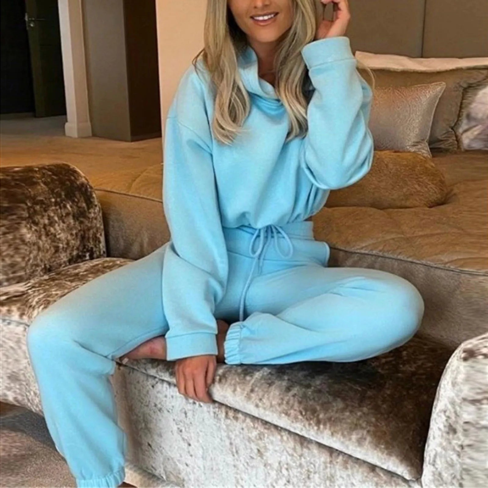 Cozy Up This Winter! ❄️✨ Check Out Our Oversized Hoodie & Sweatpants Set - Perfect for Casual Days! #WinterFashion #Loungewear