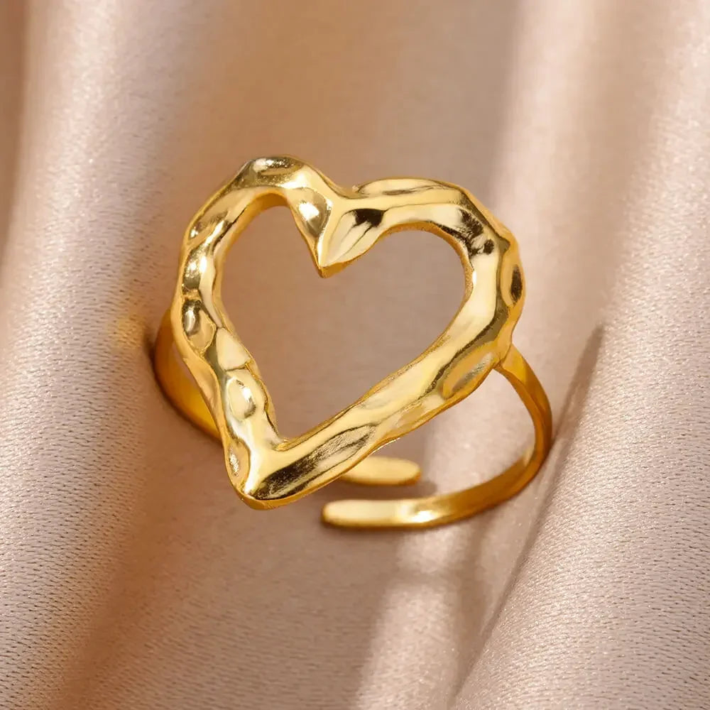 Elevate Your Style with Aesthetic Heart Gold Stainless Steel Rings – The Perfect Vintage Wedding Jewelry and Gift! 🌟💍✨
